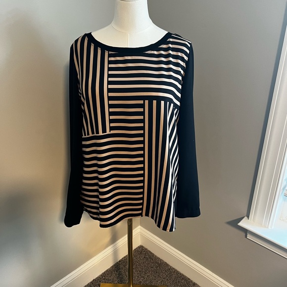 Ann Taylor Tops - Ann Taylor Black and Tan Graphic Boxy Blouse